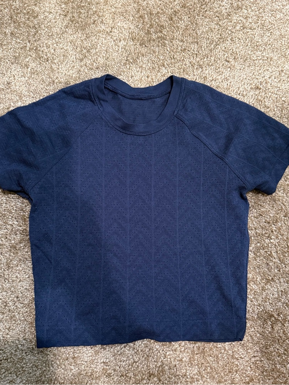 Swiftly Tech Cropped Short-Sleeve Shirt 2.0 navy blue